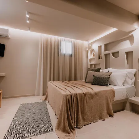 Onym Curated Willa *