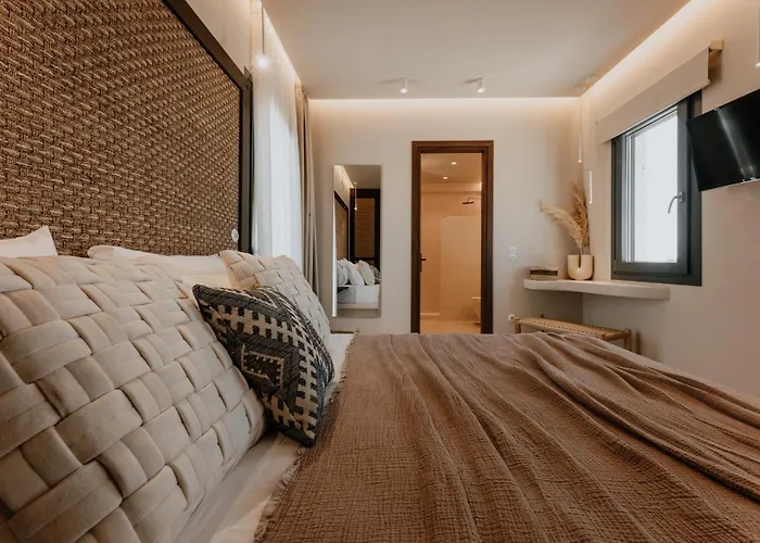 Onym Curated * Naxos City