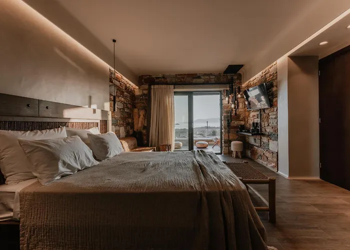 Villa Onym Curated *