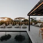 Vila Onym Curated