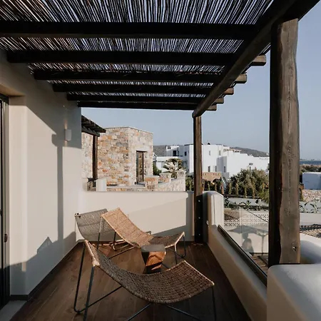 Villa Onym Curated *