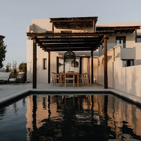 Villa Onym Curated *