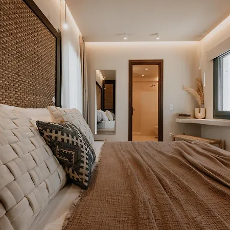 Onym Curated * Pláka