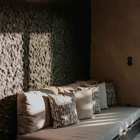 Onym Curated * Pláka