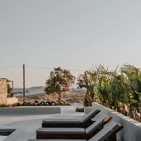 Villa Onym Curated