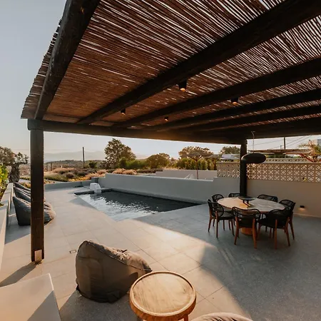 Onym Curated Villa Pláka