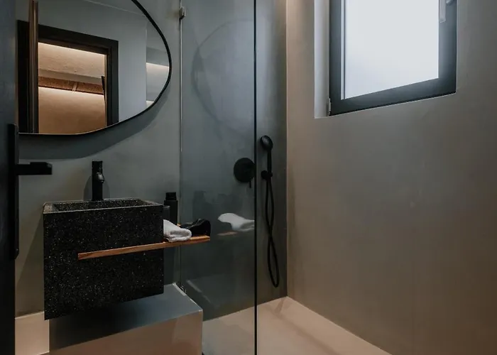 Willa Onym Curated *