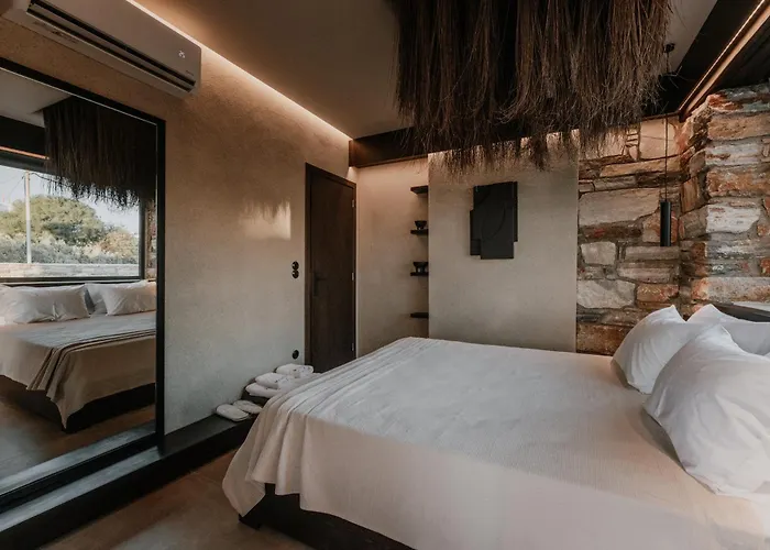 Willa Onym Curated Pláka