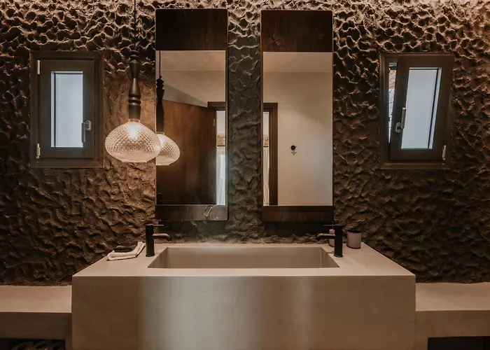 Willa Onym Curated Pláka